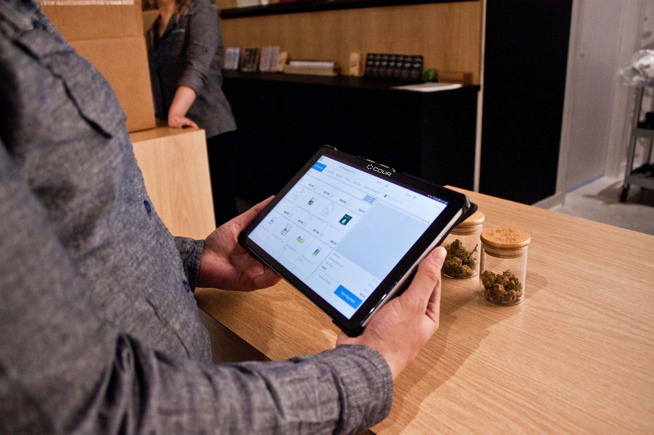Tối ưu quy trình vận hành quán bằng phần mềm bán hàng LOOP Smart POS